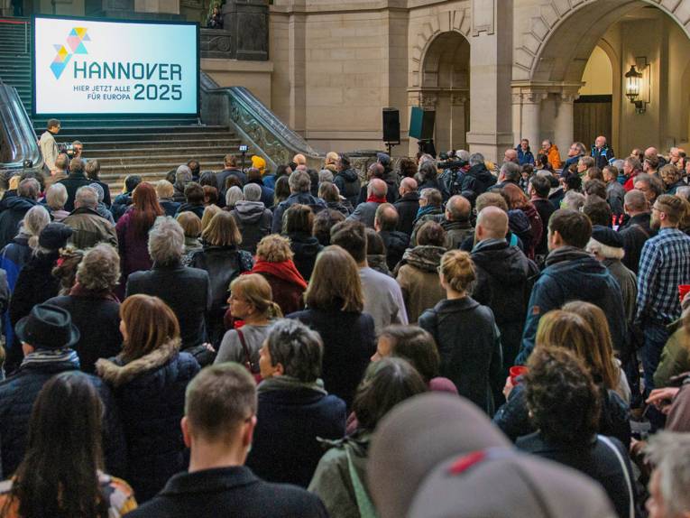 Public Viewing im Neuen Rathaus 