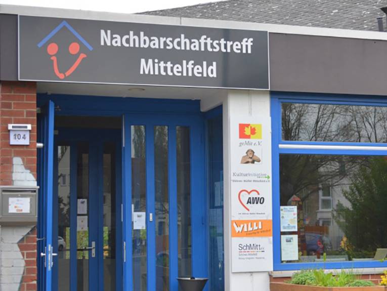 Offen stehende Tür beim Nachbarschaftstreff Mittelfeld