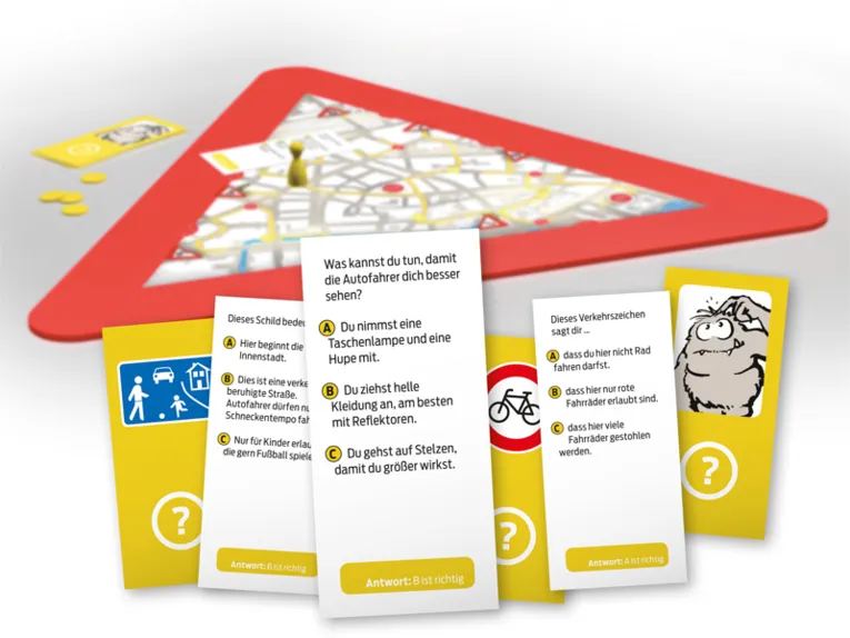Quizkarten mit Fragen zum richtigen Verhalten im Straßenverkehr