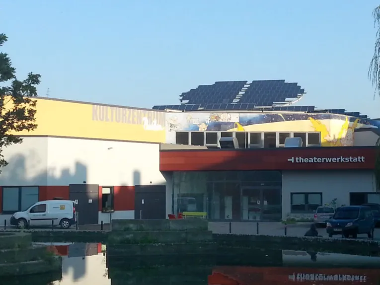 Außenansicht des Kulturzentrums Pavillon am Raschplatz