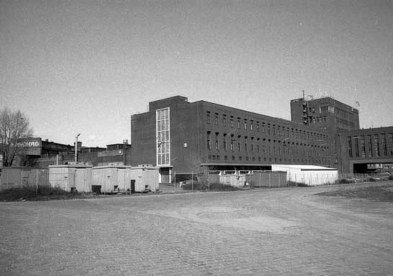 Blick auf die ehemalige U-Boot-Halle 1996