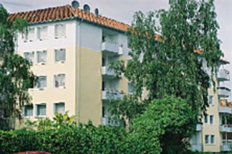 Modernisiertes Mehrfamilienhaus