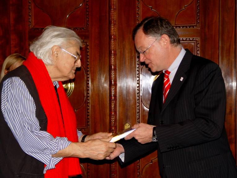 Der Kabarettist Dietrich Kittner und Oberbürgermeister Weil