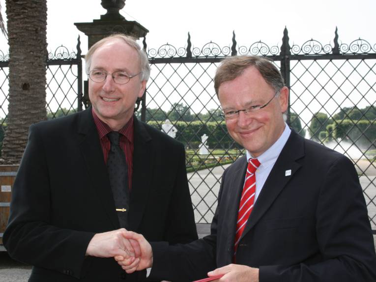 Oberbürgermeister Stephan Weil und der Generalsekretär der VolkswagenStiftung, Dr. Wilhelm Krull