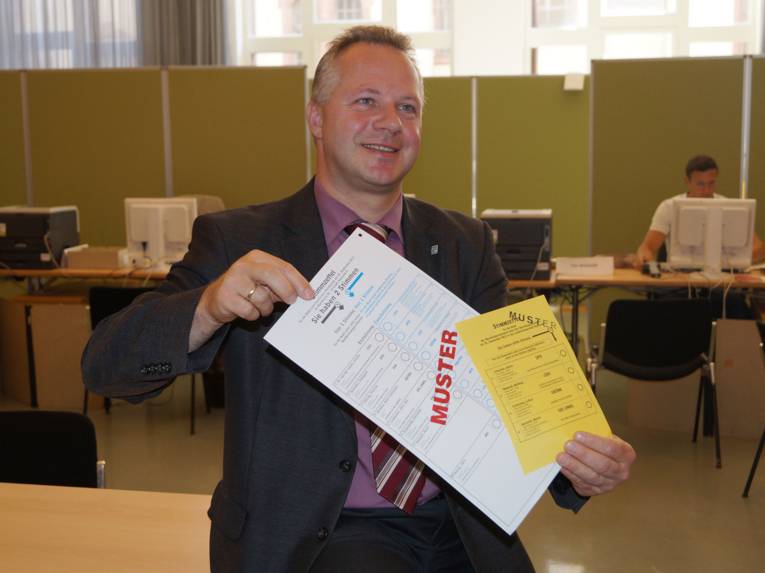 Wahlleiter Carsten Köller