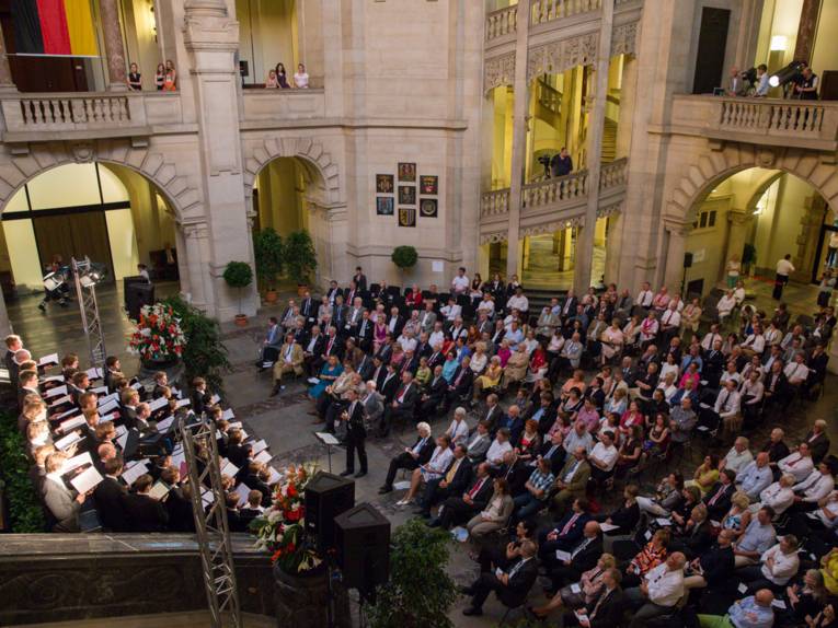 Festlicher Empfang in der Kuppelhalle