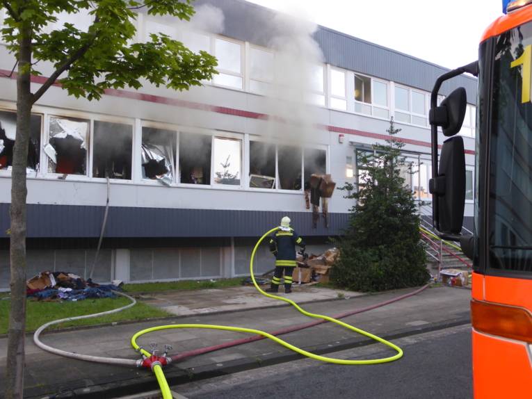 Starke Rauchentwicklung bei Brand in der Meelbaumstraße