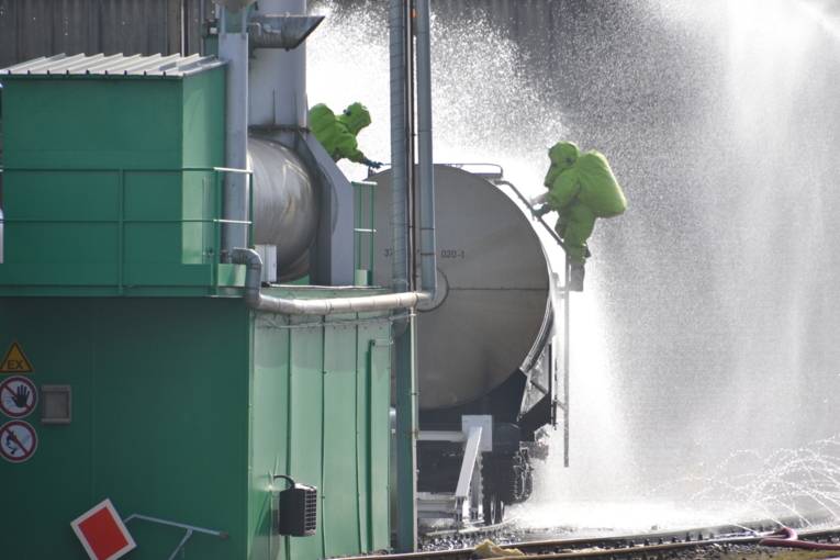 CSA-Trupp am Kesselwagen