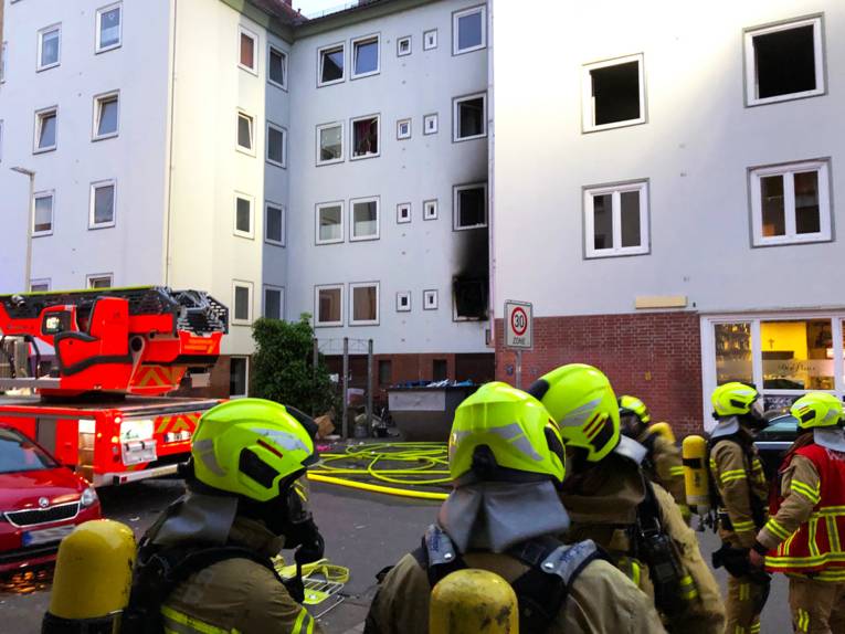 Eine Wohnung brennt im Stadtteil List