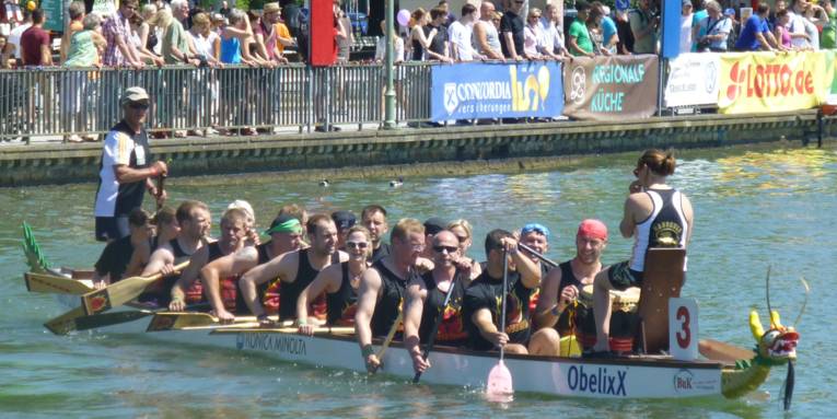 Das Drachenbootteam der Berufsfeuerwehr Hannover war auf dem Maschsee nicht zu schlagen und erkämpfte sich im großen Finale den fünften Sieg.