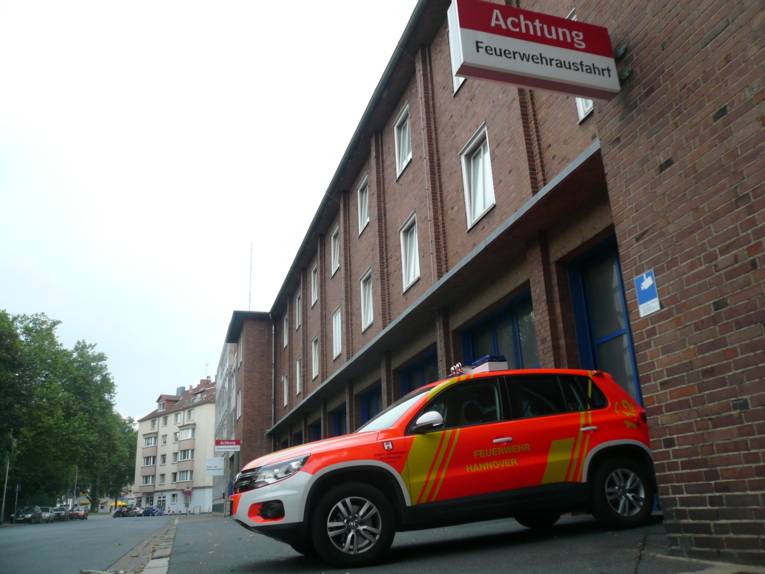 Alarmausfahrt Wache 10 mit Kommandowagen