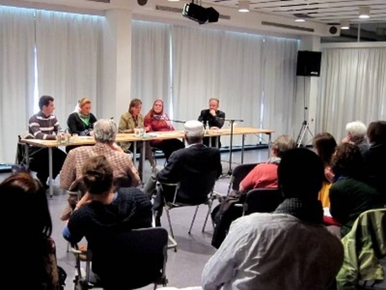 Podiumsgespräch vom 7. Mai 2012 im Großen Saal der VHS Hannover 