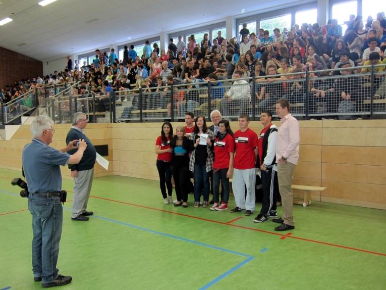 Bilder von der feierlichen Titelverleihung "Schule ohne Rassismus" an der Realschule Misburg