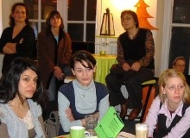 Bilder vom Aktionstag gegen Gewalt an Frauen 25.11.2009 im Haus der Jugend Hannover