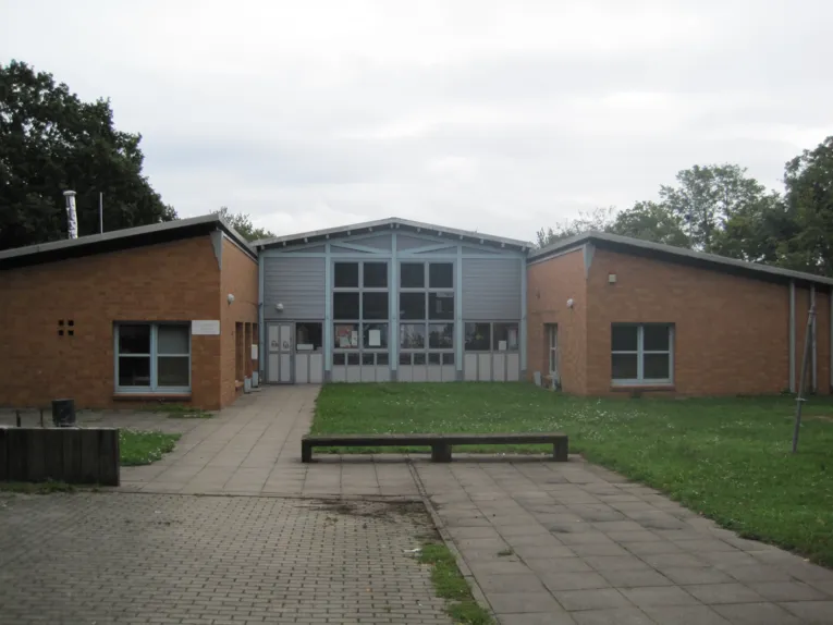 Außenaufnahme des Jugendzentrums Oberricklingen