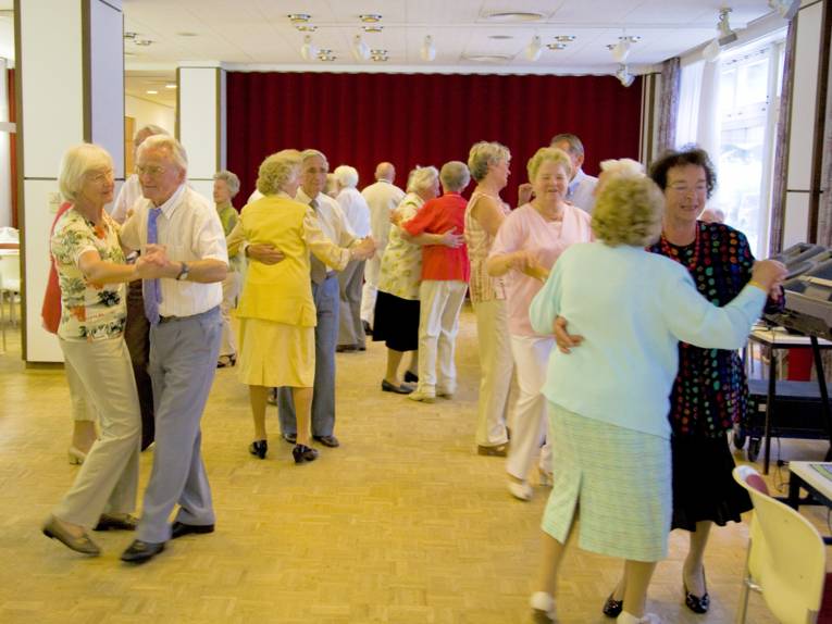 Eine Tanzveranstaltung im Margot-Engelke-Zentrum