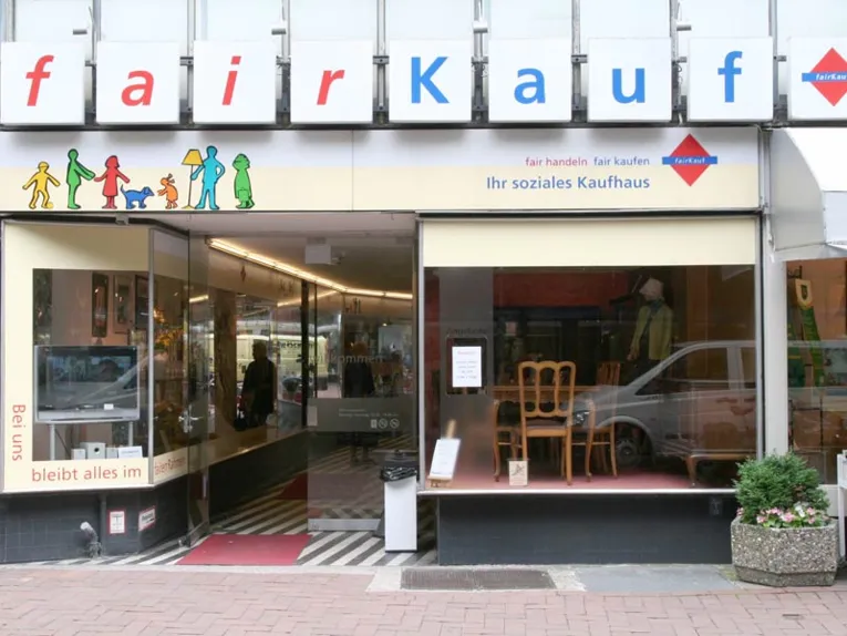 Eingang zum Fairkauf-Kaufhaus