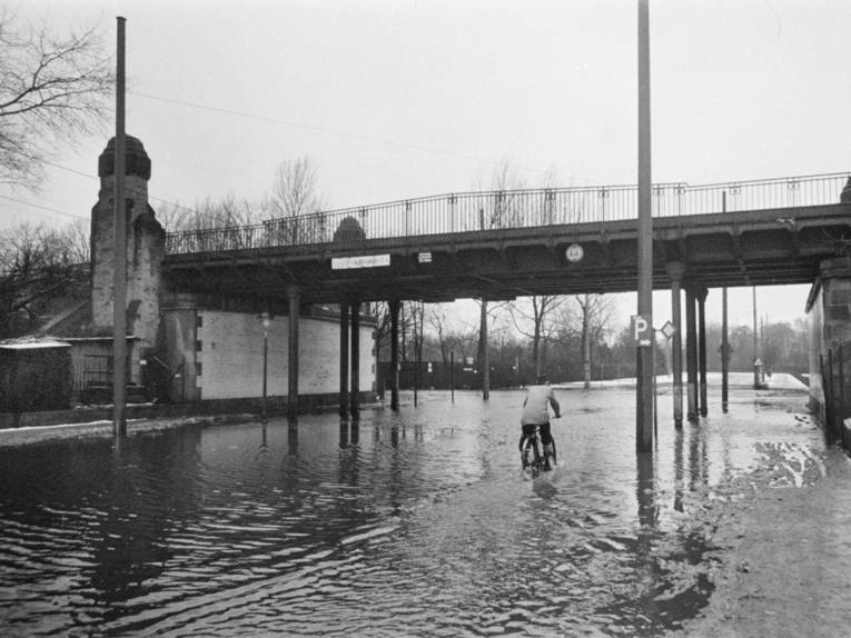 Clausewitzstraße im März 1953