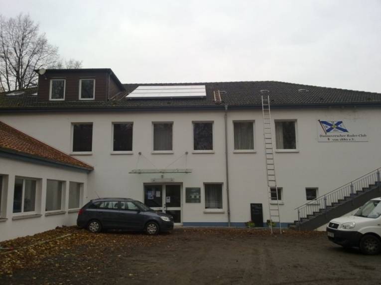 Solarthermieanlage auf dem Dach des Hannoverschen Ruderclubs