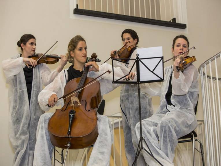 Quartett PLUS 1 musiziert während des Kongresses