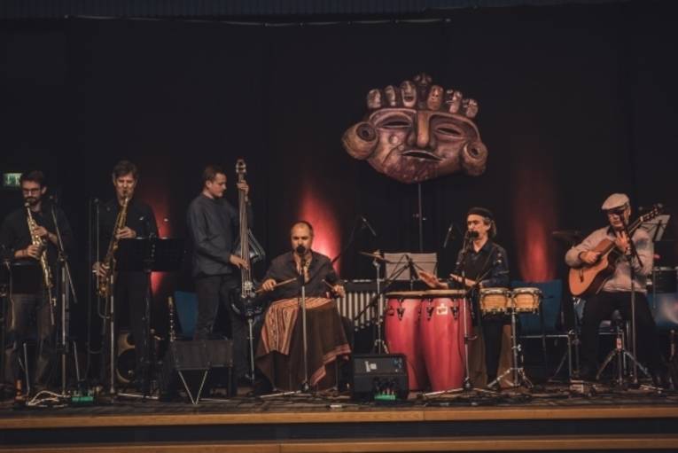 Grupo Sal bei einem Konzert in Hannover