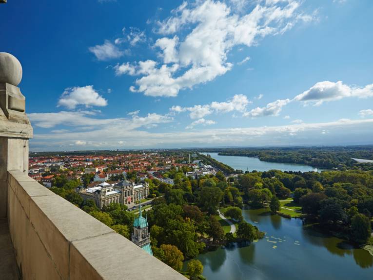 Ausblick von der Rathauskuppel auf den Maschteich, den Maschsee und die umgebenden Stadtteile