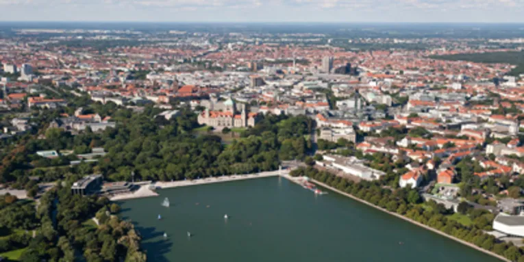 Maschsee und Hannovers Innenstadt aus der Vogelperspektive