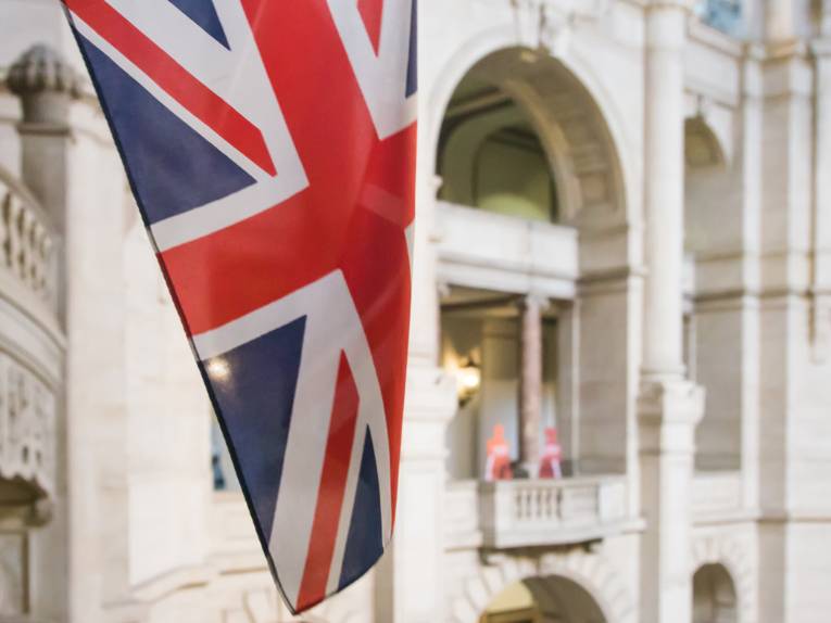 Die Britische Flagge in der Rathaushalle