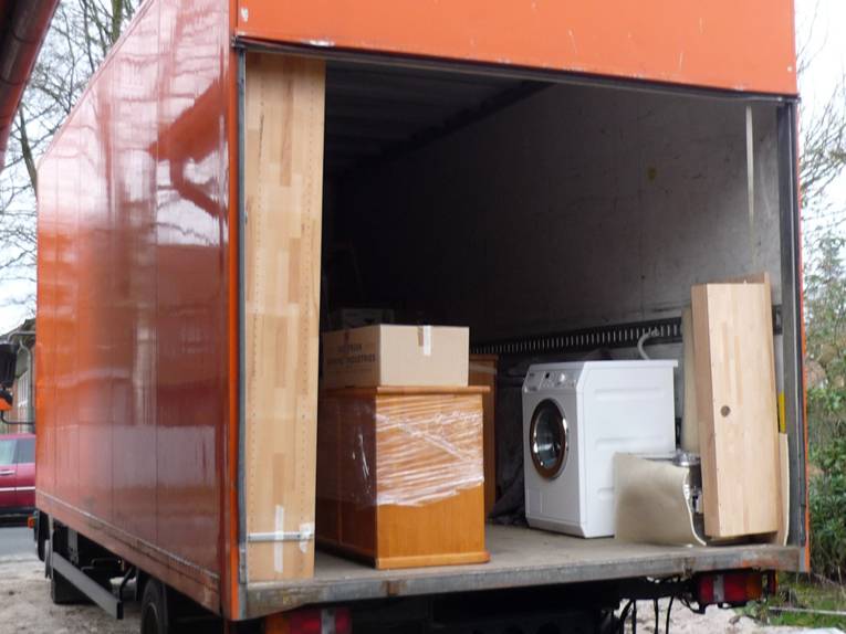 Blick in den Laderaum eines Umzugswagens