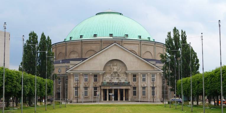 Frontaler Blick auf den Kuppelsaal des HCC