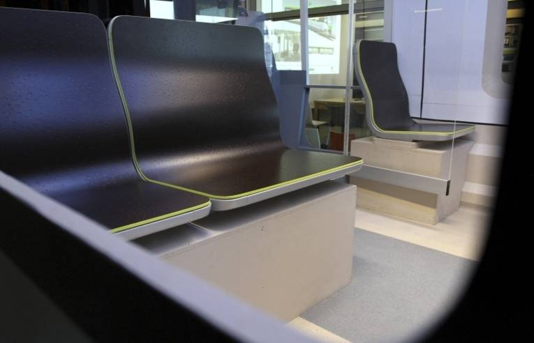 Freischwebende Sitze im neuen Stadtbahntyp TW 3000