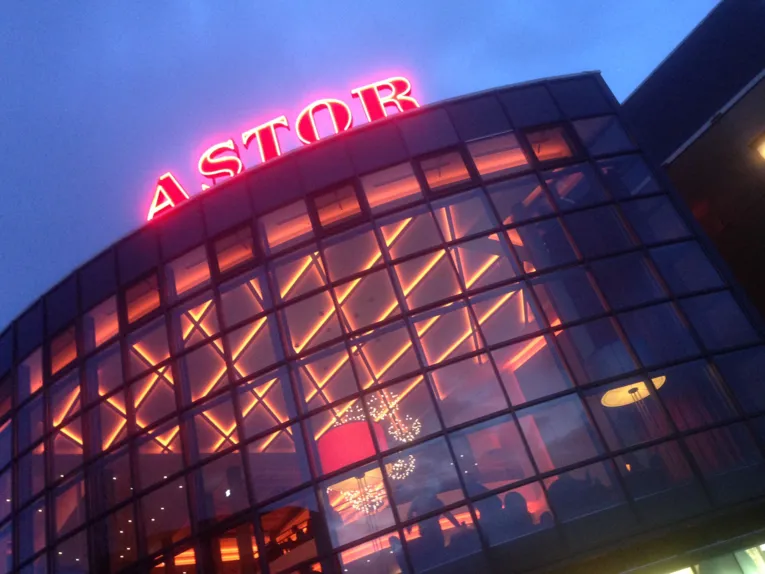 Kino von außen.