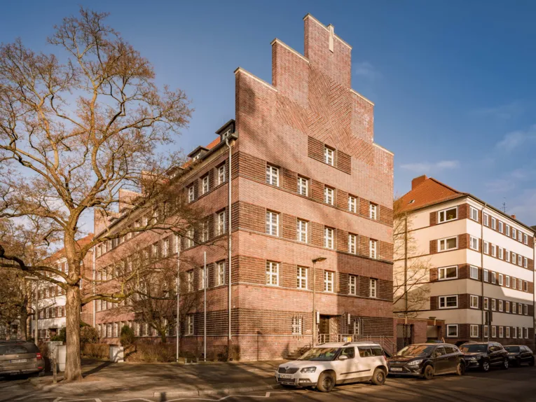 Gebäude