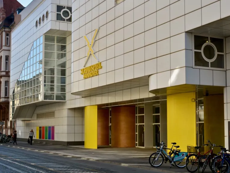 Theater von außen. 