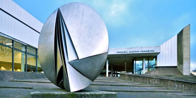 Kunst des 20. und 21. Jahrhunderts mit Werken des deutschen Expressionismus und der französischen Moderne - zu sehen im Sprengel Museum Hannover