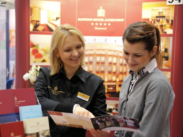 Zwei Frauen im Gespräch