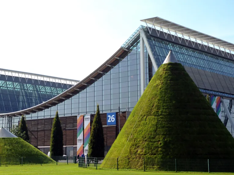 Große Hallen