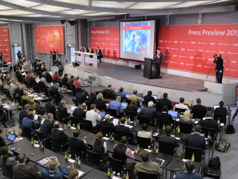 Vortragender mit Zuschauern