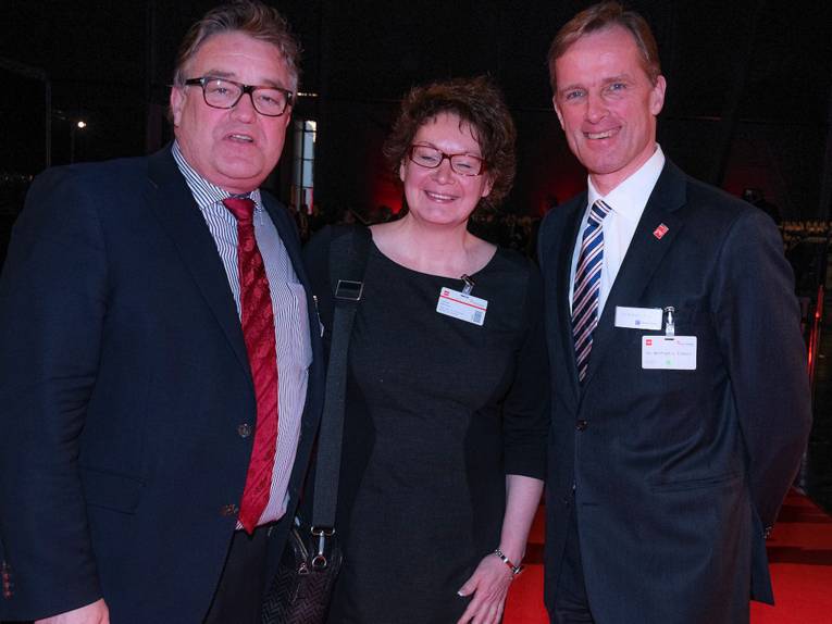 Zwei Männer und eine Frau