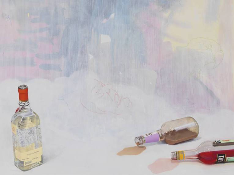 Gemälde dreier Flaschen, zwei liegen und ihr Inhalt läuft aus.