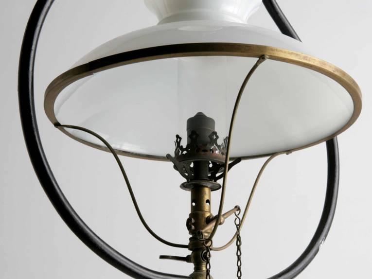 Gaslampe mit Zugketten