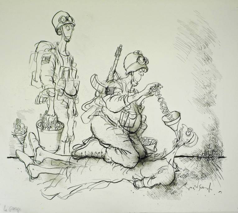 Die Zeichung zeigt zwei Soldaten, die einem am Boden liegenden Araber per Trichter die Buchstaben "Demokratie" einflößen.