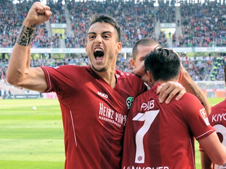 Fußballspieler beim Jubeln