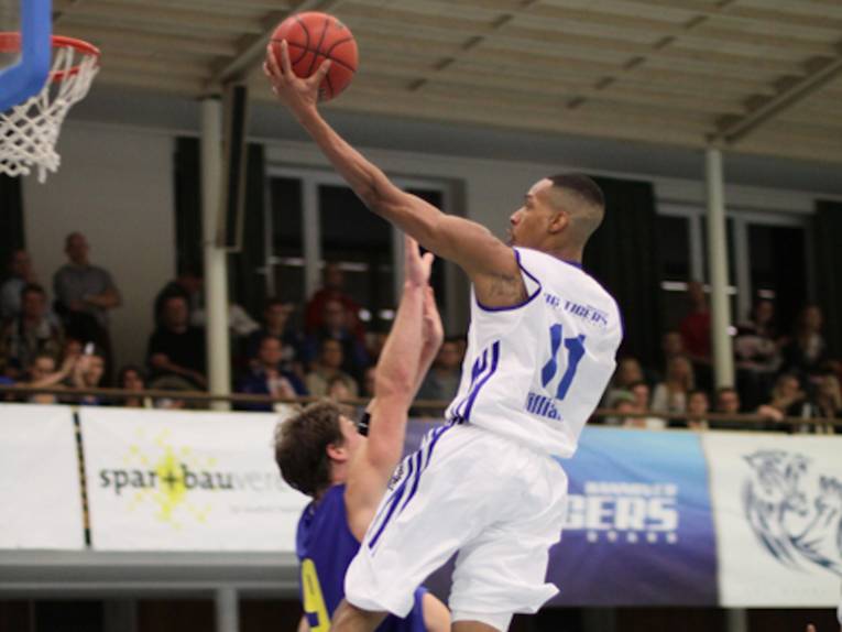Spielszene beim Basketball