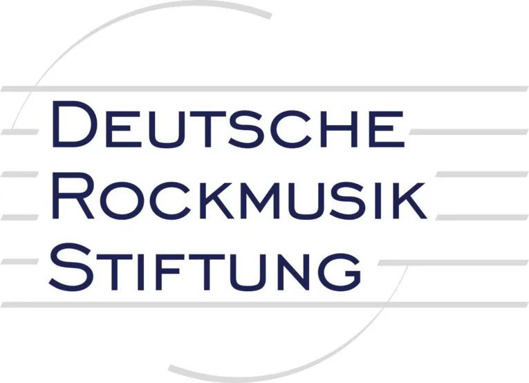Logo mit Notenlinien und der Schrift Deutsche Rockmusik Stiftung