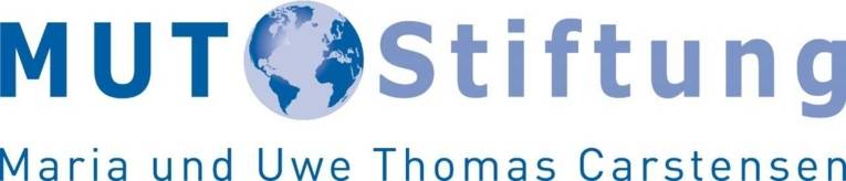 Logo mit einer Weltkugel und der Schrift MUT Stiftung Maria und Uwe Thomas Carstensen