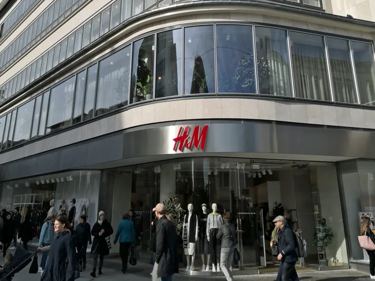 Glasfront eines Geschäftes