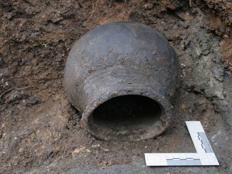 Ein mittelalterliche Kugeltopf