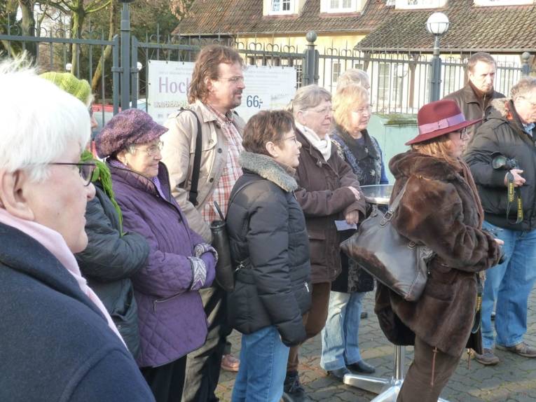 Interessiert lauschende ZuhörerInnen