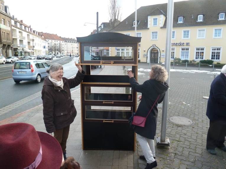 Die ersten Bücher werden eingestellt